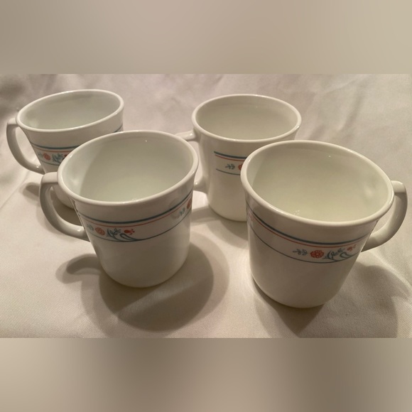 Vintage Corelle PRINCETON PRINSTON 4 Cups Mugs Red Blue Floral Nice! - Picture 5 of 9